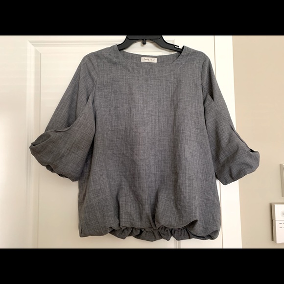 Ladies 3/4 sleeves bouffant top - Picture 3 of 12